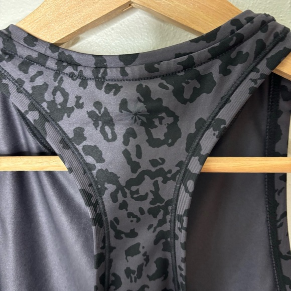 Athleta Leopard Shanti Crop Tank Top xs - Picture 5 of 7